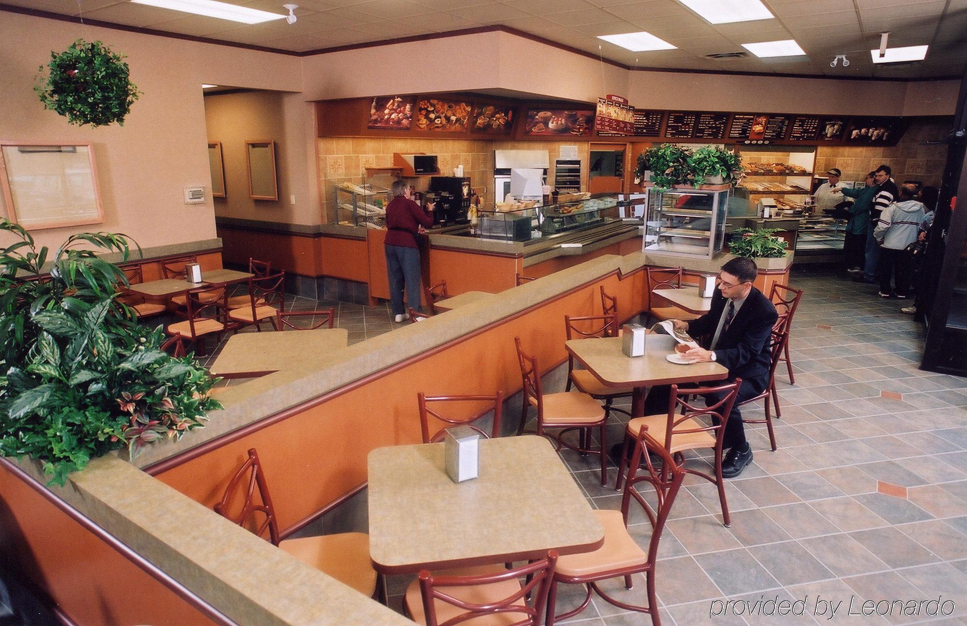 Best Western Plus City Centre Inn Edmonton Restoran gambar