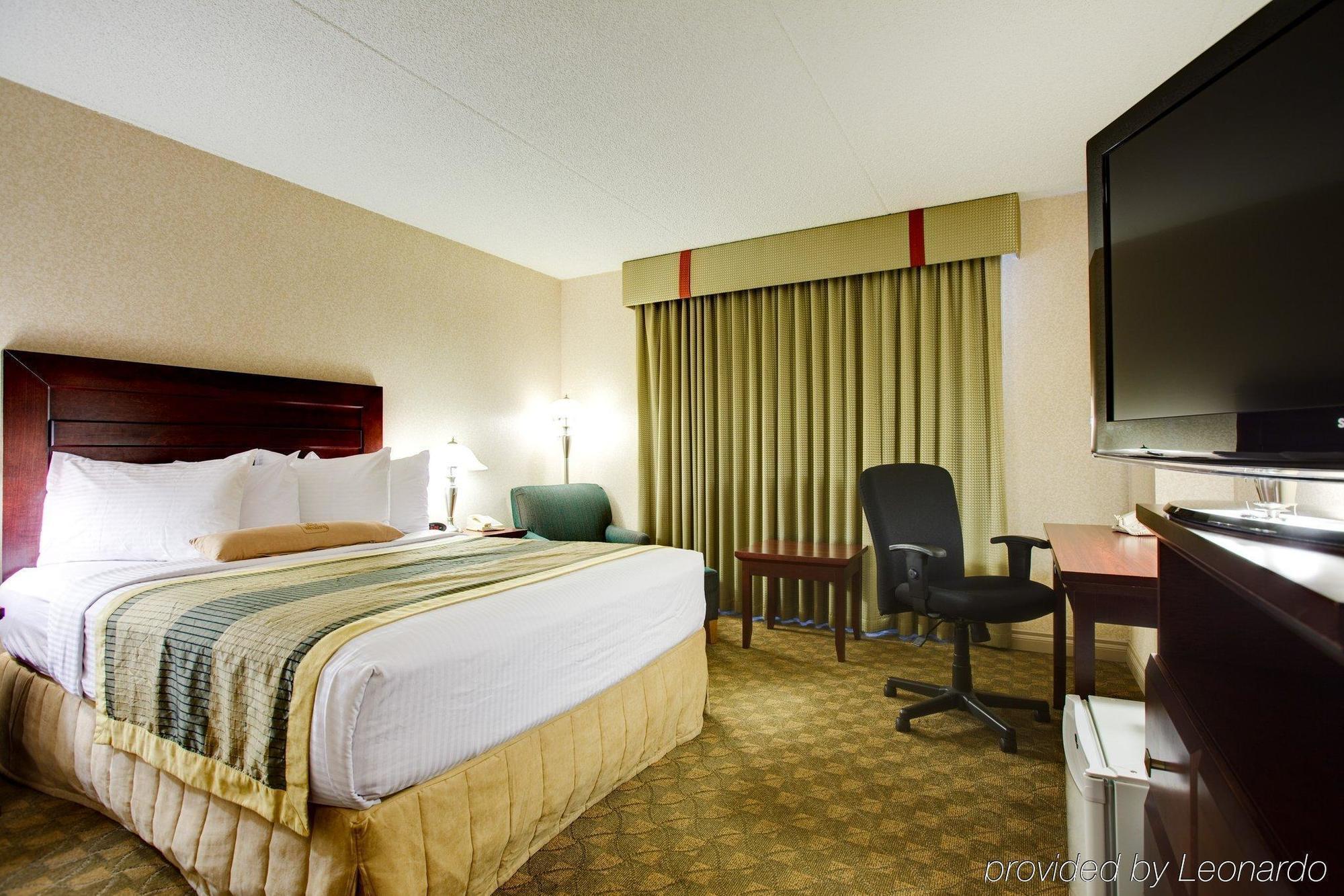 Best Western Plus City Centre Inn Edmonton Bilik gambar