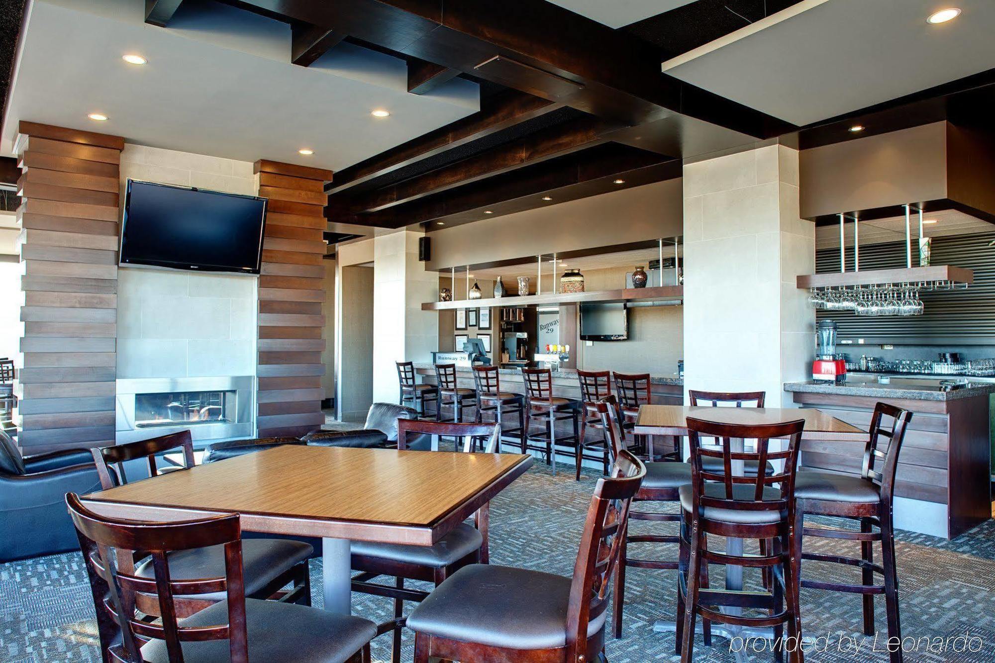 Best Western Plus City Centre Inn Edmonton Restoran gambar